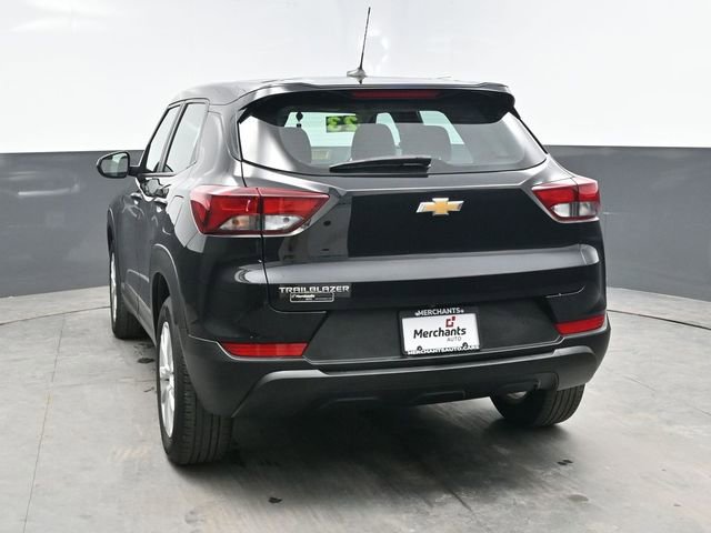 Used 2023 Chevrolet TrailBlazer LS FWD image 5