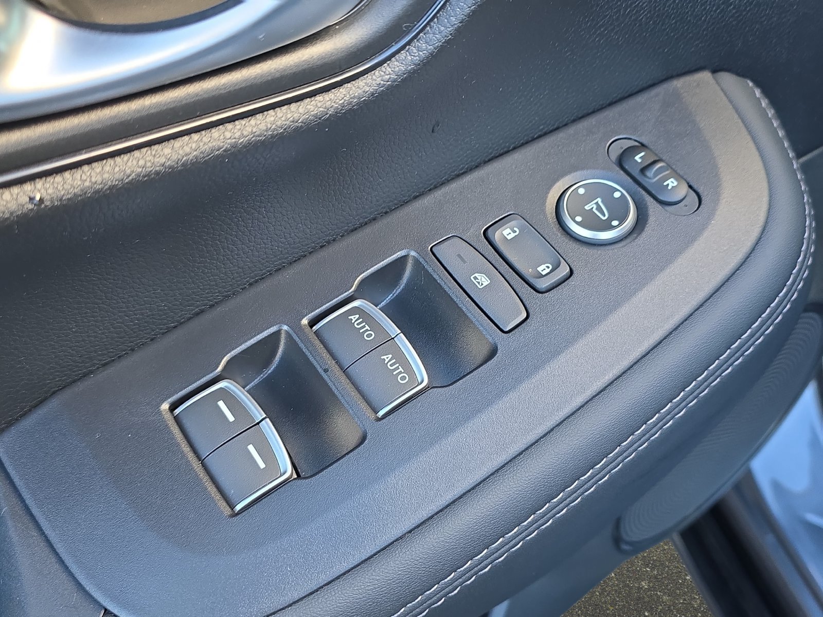 Certified 2026 Honda HR-V EX-L image 25