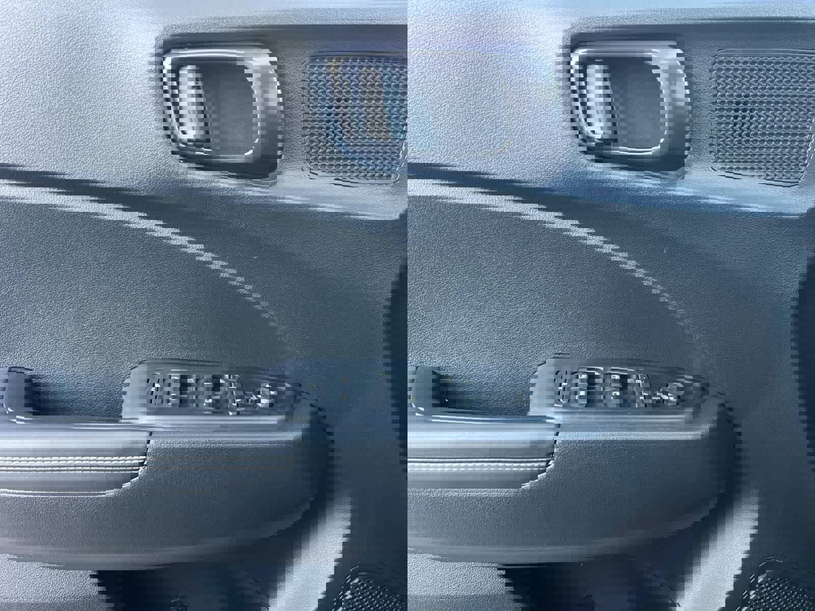 Certified 2022 Hyundai Venue Limited image 12