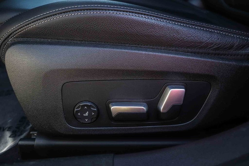 Certified 2023 BMW 330i Sedan w/ Driving Assistance Package image 21