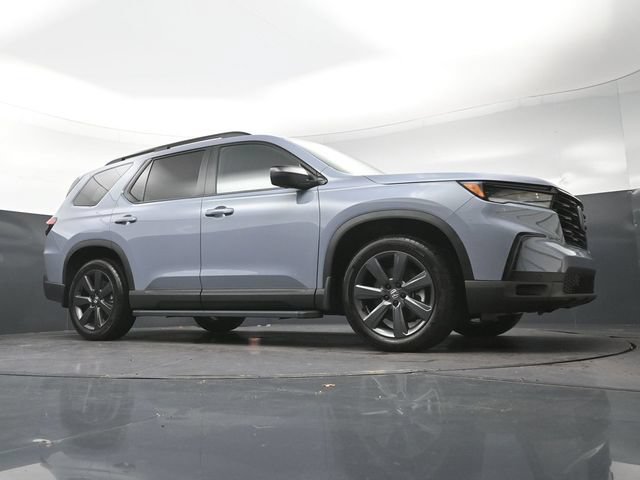 Used 2025 Honda Pilot Sport image 29