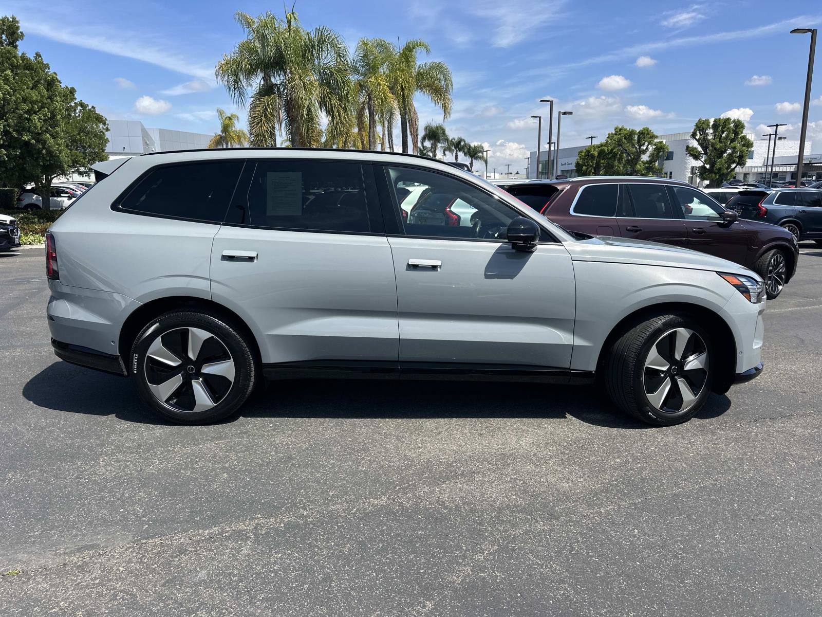 Certified 2025 Volvo EX90 Plus AWD/4WD image 3