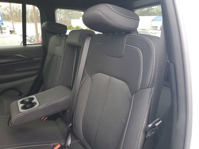 Certified 2025 Jeep Grand Cherokee Laredo X w/ Luxury Tech Group I image 17