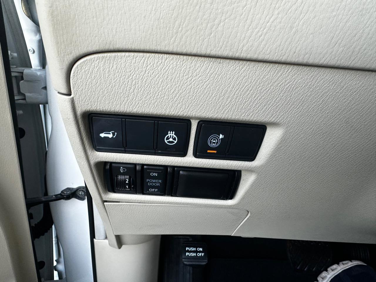 Used 2018 INFINITI QX80 4WD w/ Driver Assistance Package image 17