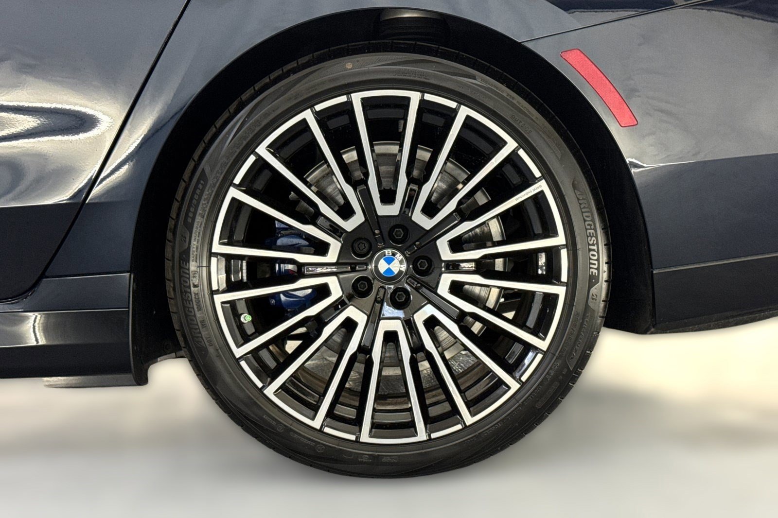 New 2025 BMW i7 xDrive60 image 11