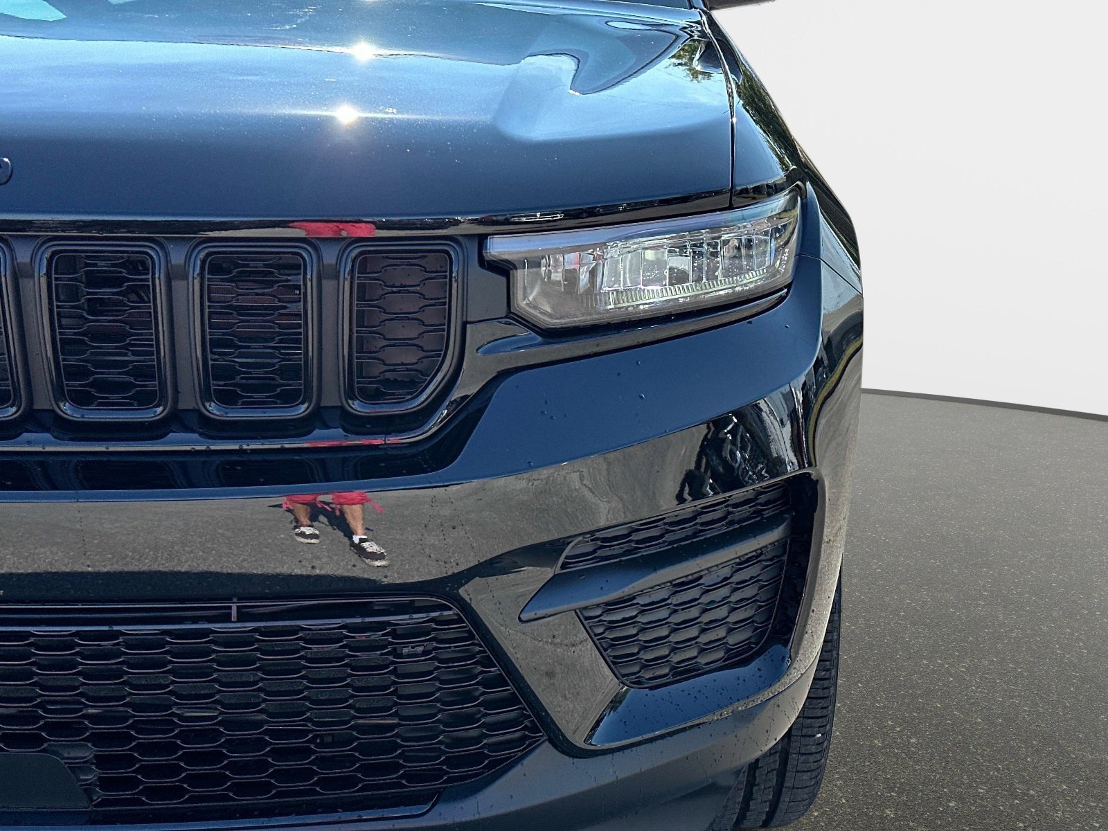 New 2025 Jeep Grand Cherokee Altitude AWD/4WD image 10