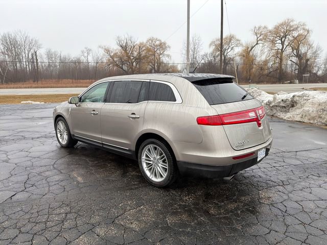 Used 2019 Lincoln MKT AWD image 4