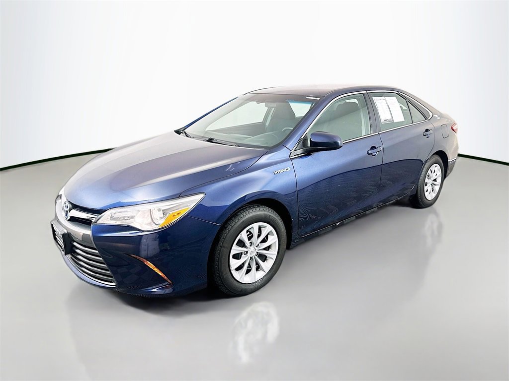 Used 2016 Toyota Camry LE image 3