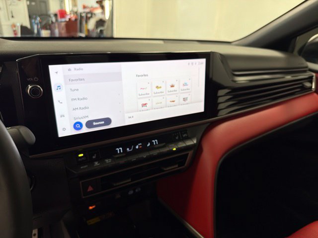 Used 2025 Toyota Camry XSE AWD/4WD image 28