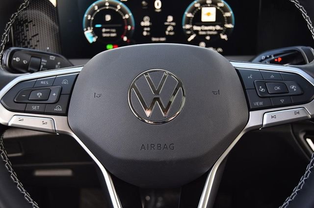 New 2026 Volkswagen Tiguan SE image 17