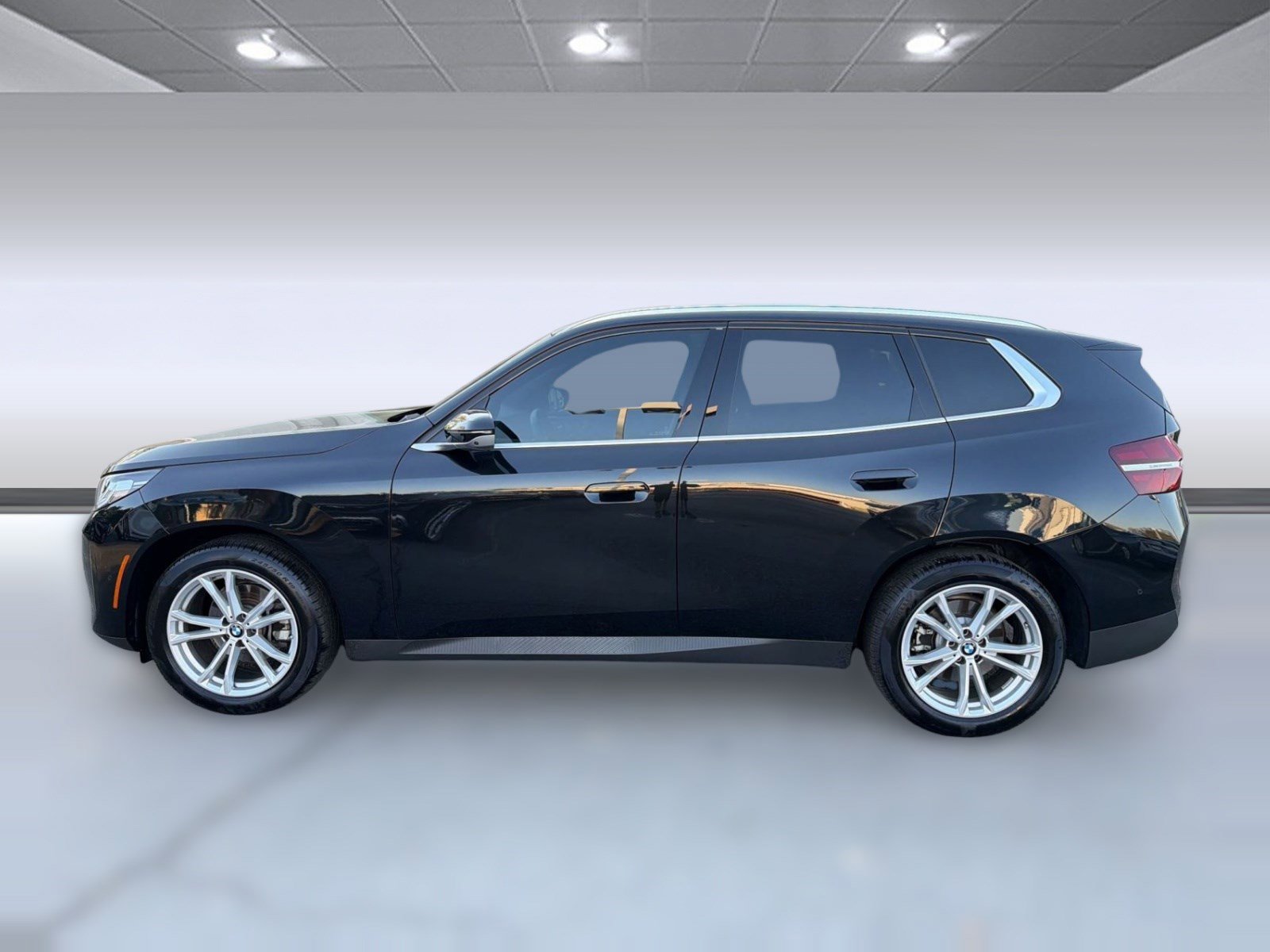 Used 2025 BMW X3 xDrive30i w/ Premium Package AWD/4WD image 2
