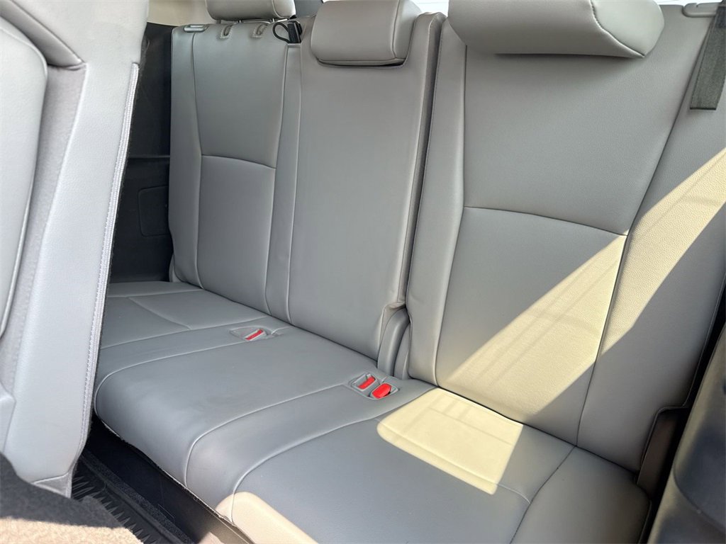 Used 2022 Toyota Highlander XLE image 24