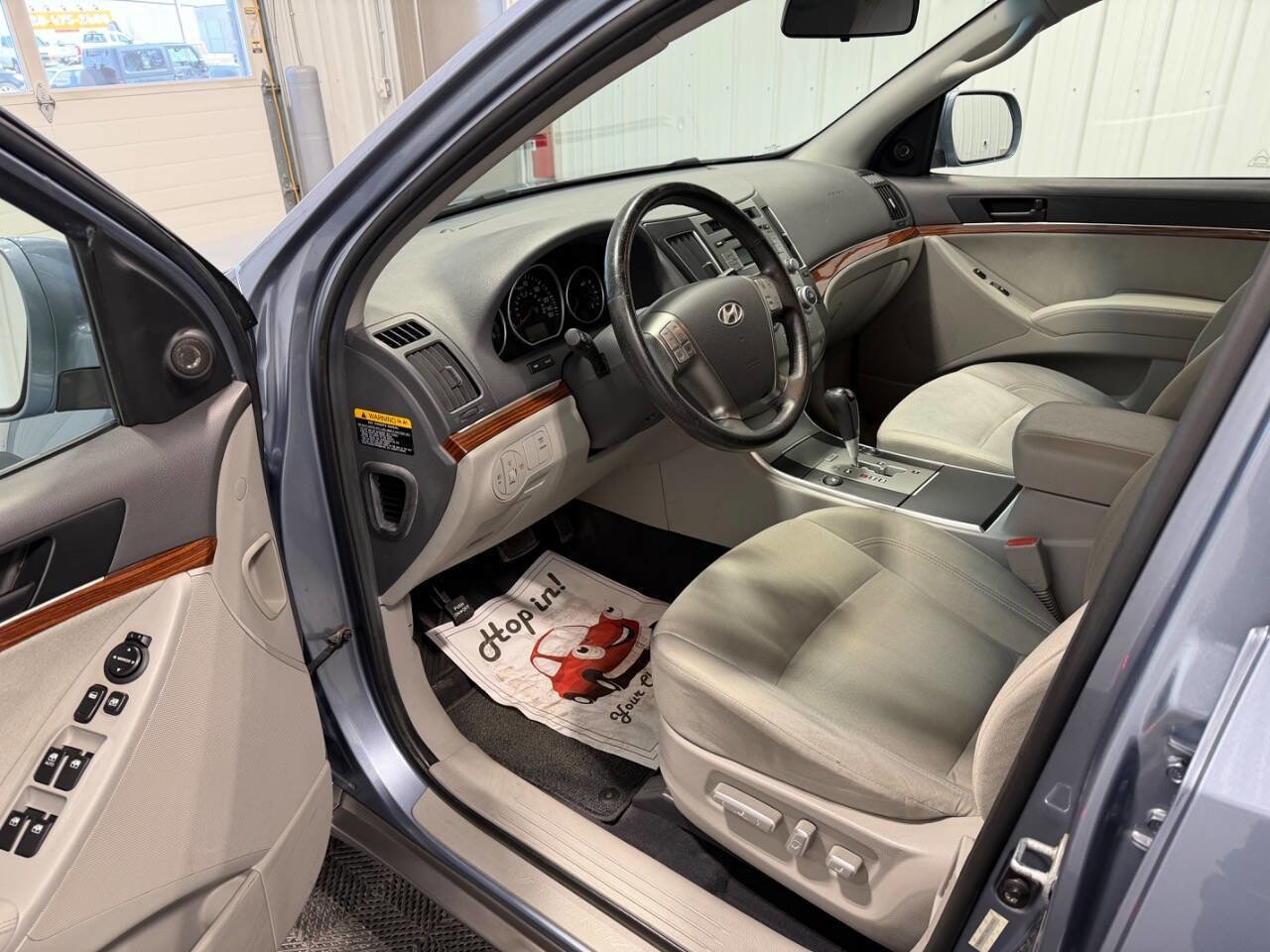 Used 2010 Hyundai Veracruz GLS image 9