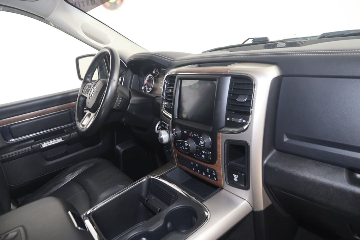 Used 2018 RAM 1500 Laramie w/ Convenience Group AWD/4WD image 36