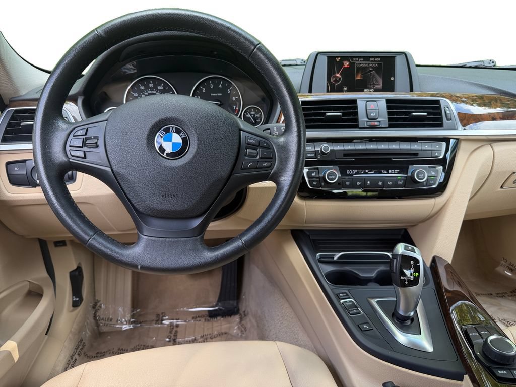 Used 2016 BMW 320i xDrive Sedan AWD/4WD image 10