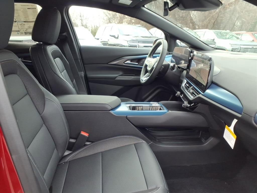 New 2026 Chevrolet Equinox EV LT image 17