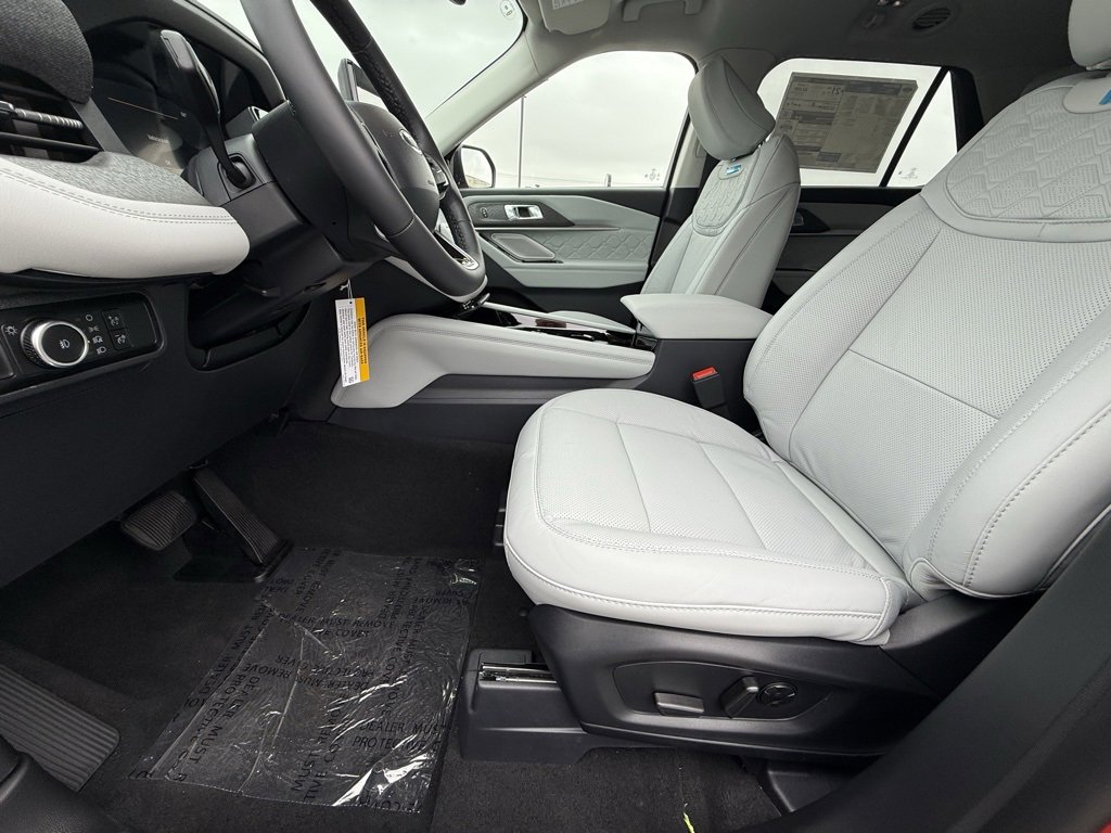 New 2025 Ford Explorer Platinum image 21