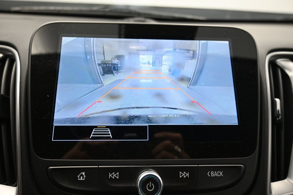 Used 2025 Chevrolet Malibu LT FWD image 13