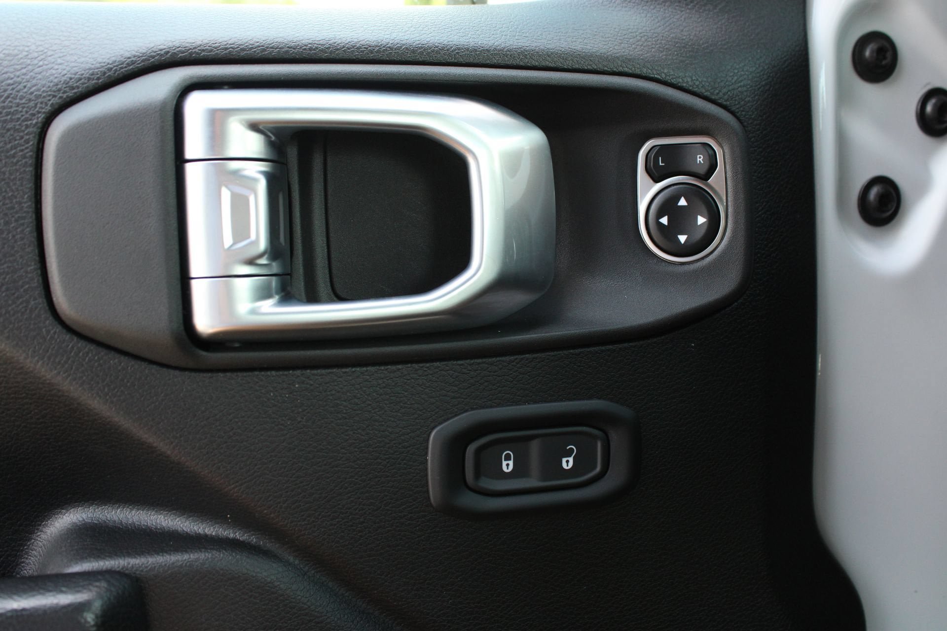 Used 2025 Jeep Wrangler Unlimited Sport AWD/4WD image 22
