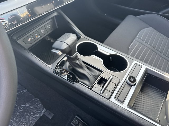 New 2026 Kia K5 LXS FWD image 17