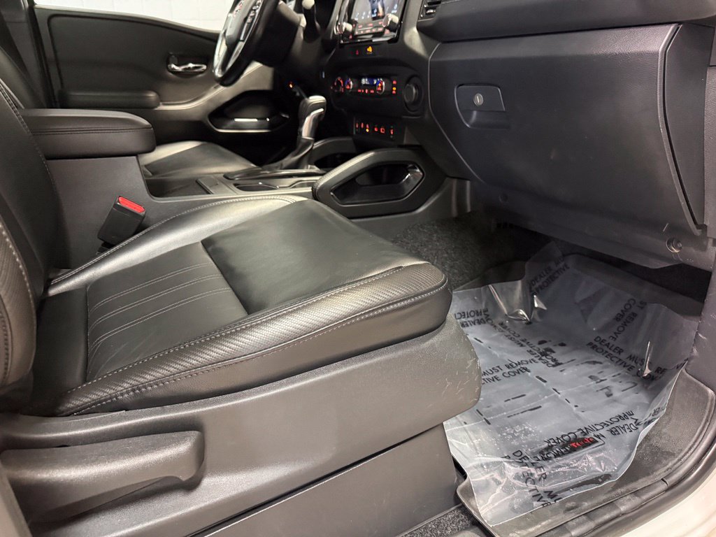 Used 2022 Nissan Frontier PRO-4X AWD/4WD image 23