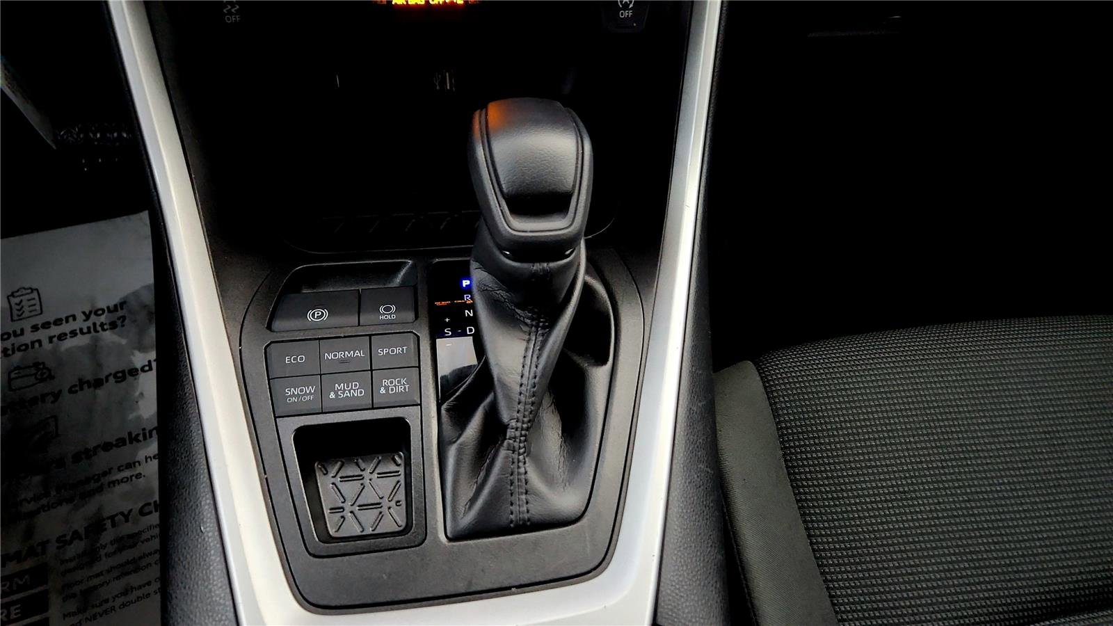 Used 2023 Toyota RAV4 LE image 28