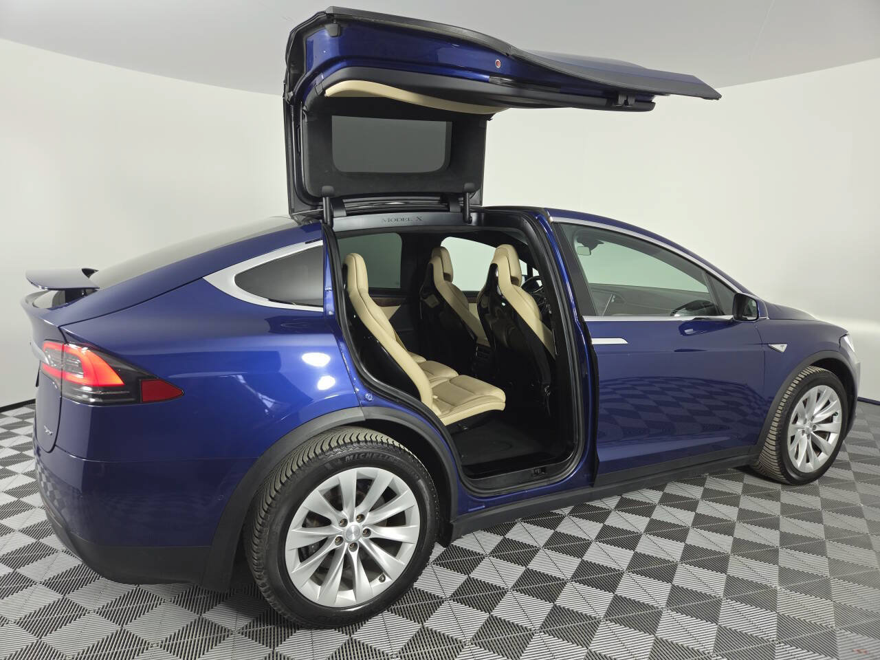 Used 2016 Tesla Model X 75D AWD/4WD image 30