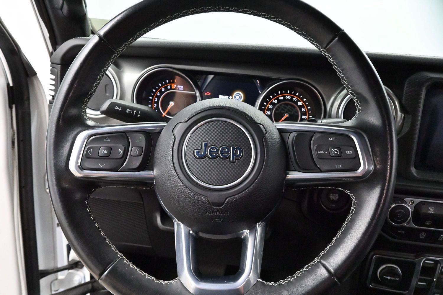 Used 2022 Jeep Wrangler Unlimited Sahara w/ LED Lighting Group AWD/4WD image 16