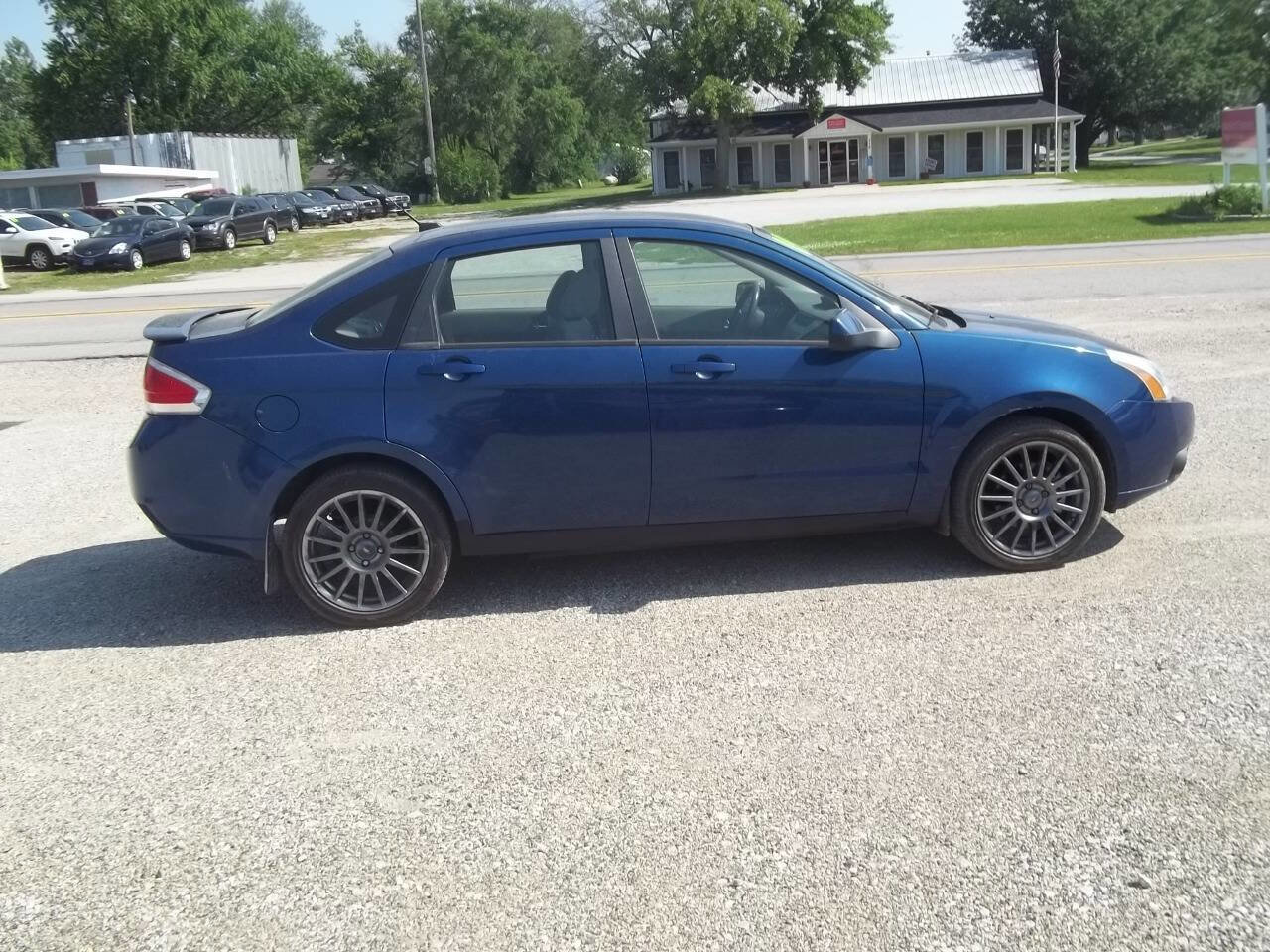 Used 2009 Ford Focus SES image 3
