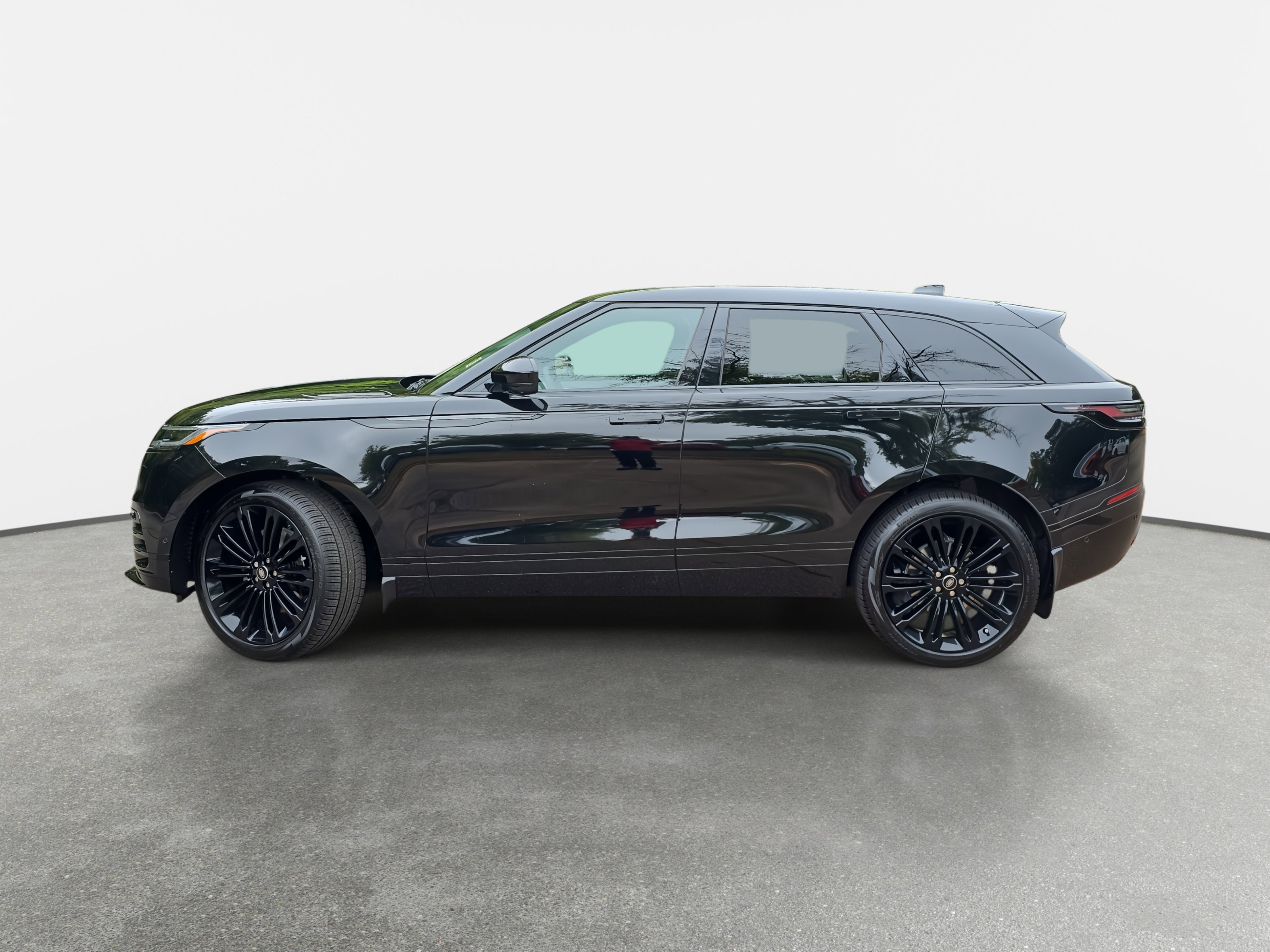 New 2026 Land Rover Range Rover Velar Dynamic SE image 8