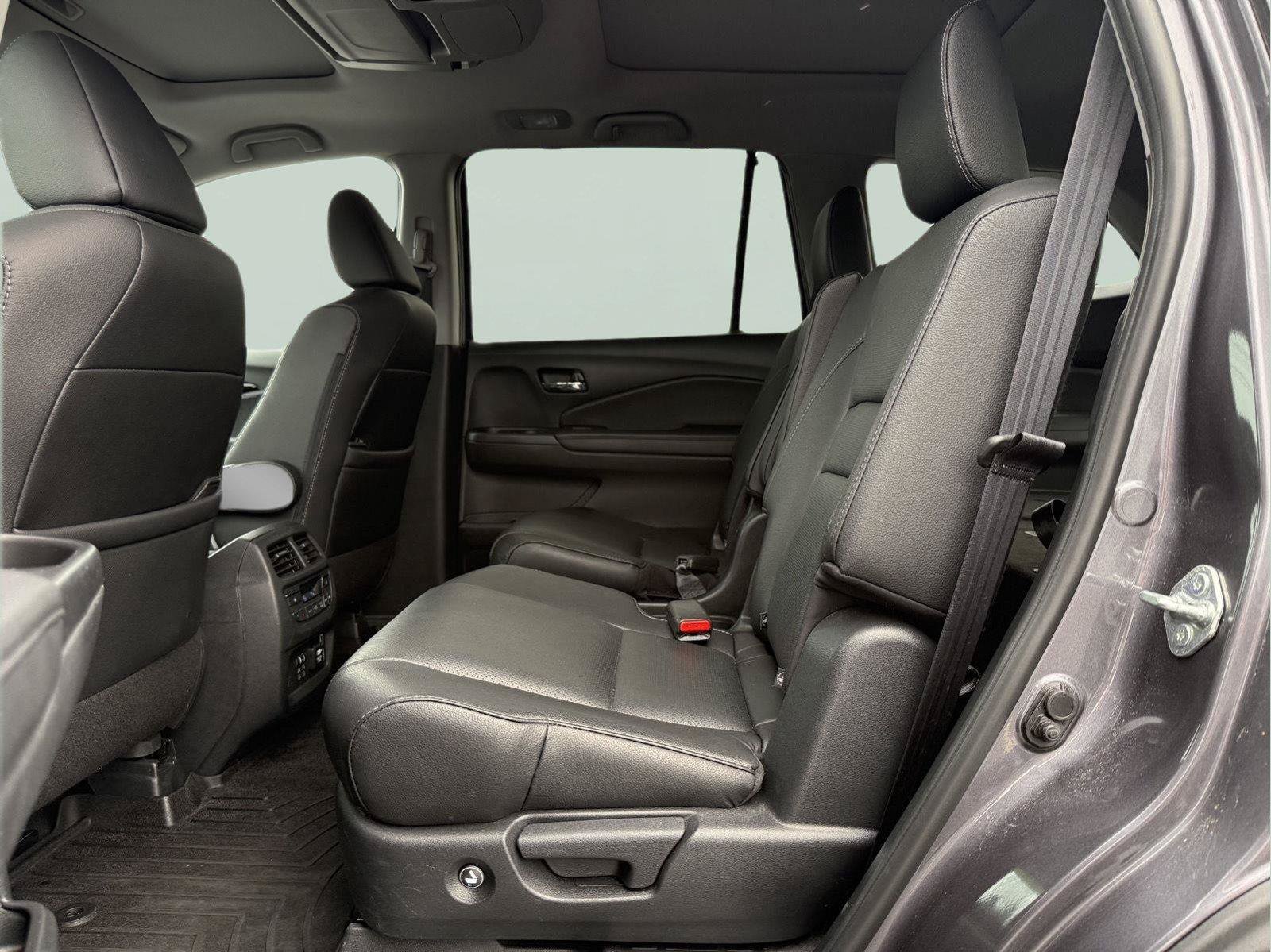 Used 2021 Honda Pilot Elite image 19