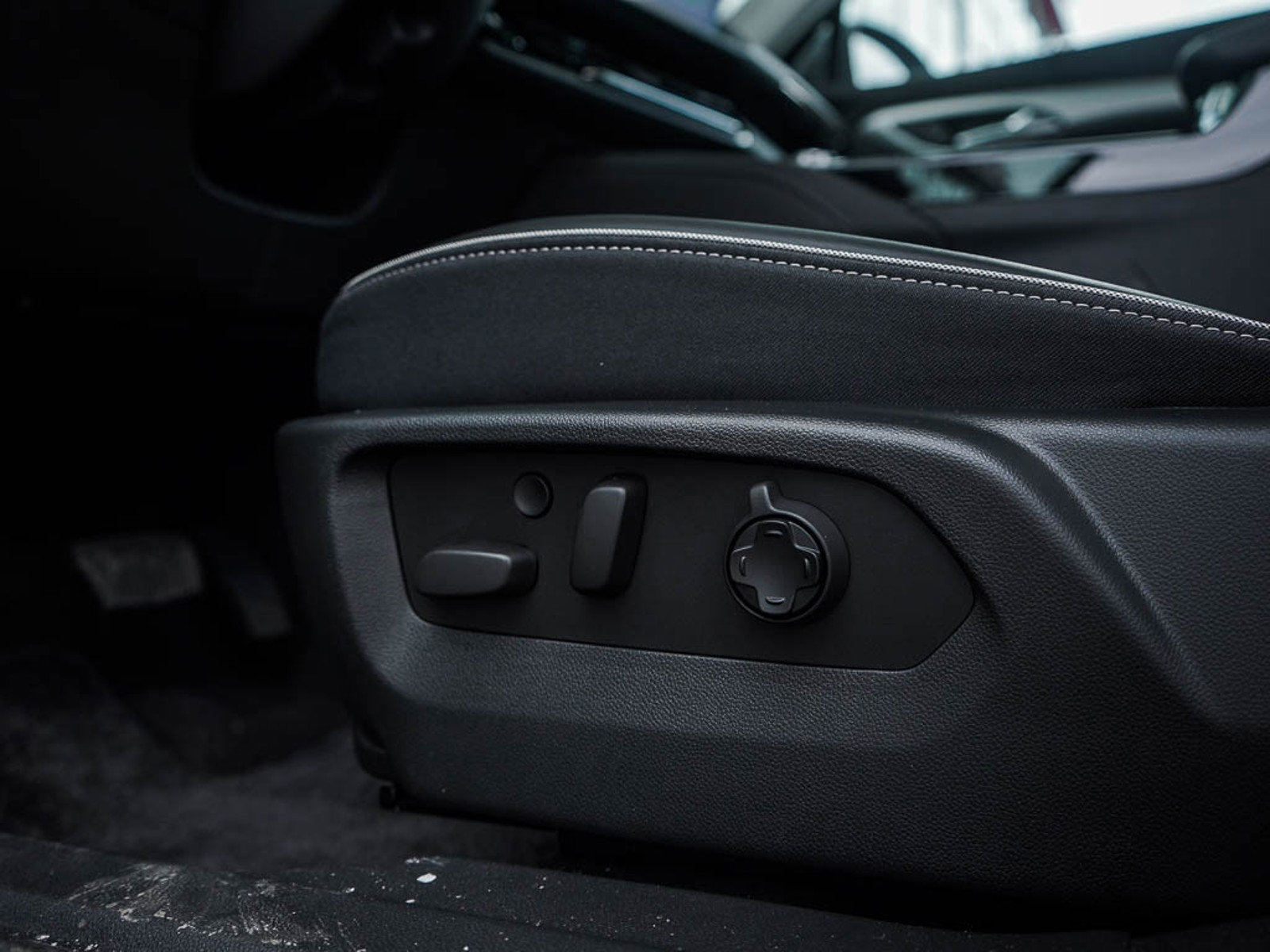 New 2025 Buick Envision Avenir image 20