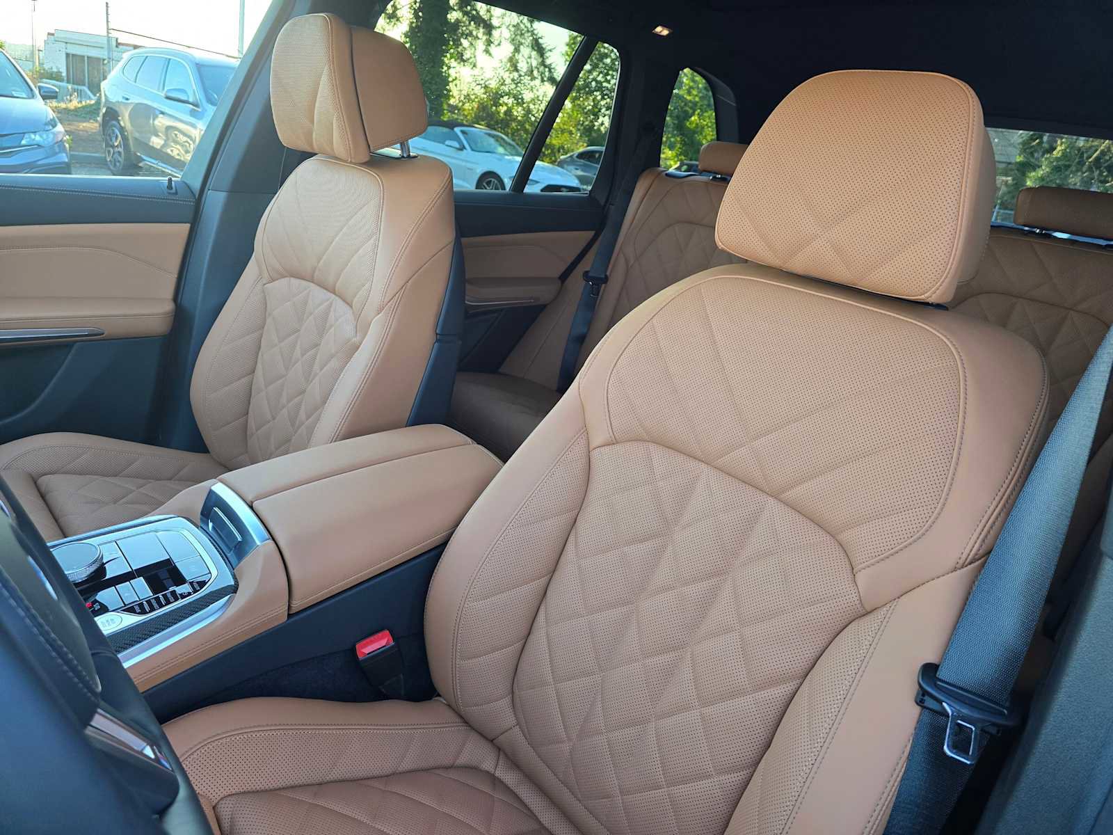 Used 2025 BMW X5 M60i w/ Climate Comfort Package image 21