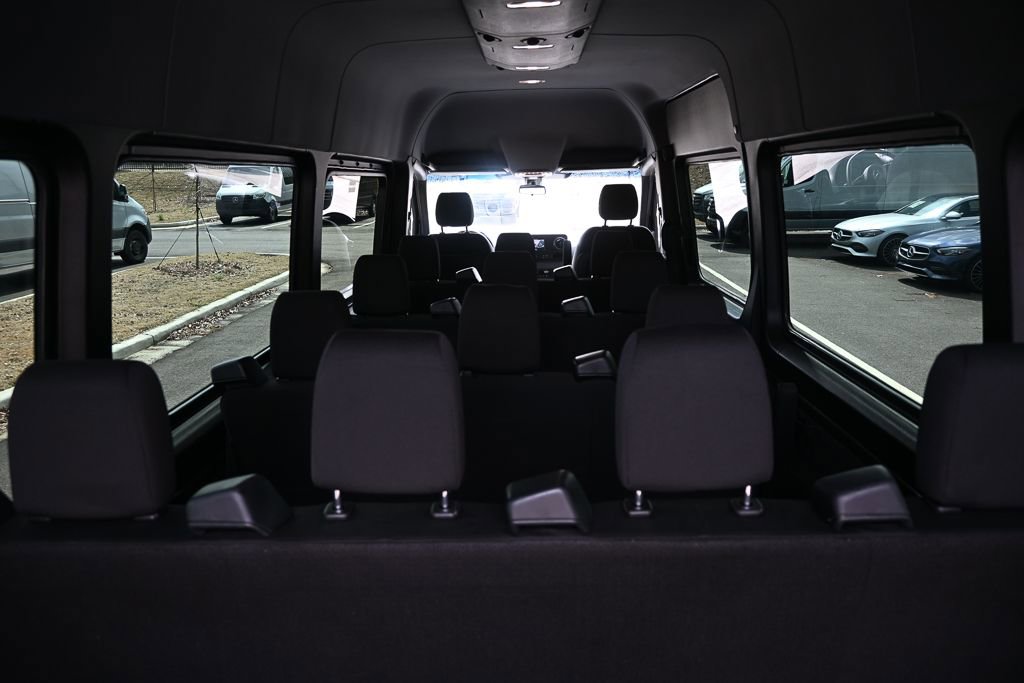 Used 2023 Mercedes-Benz Sprinter 2500 image 29