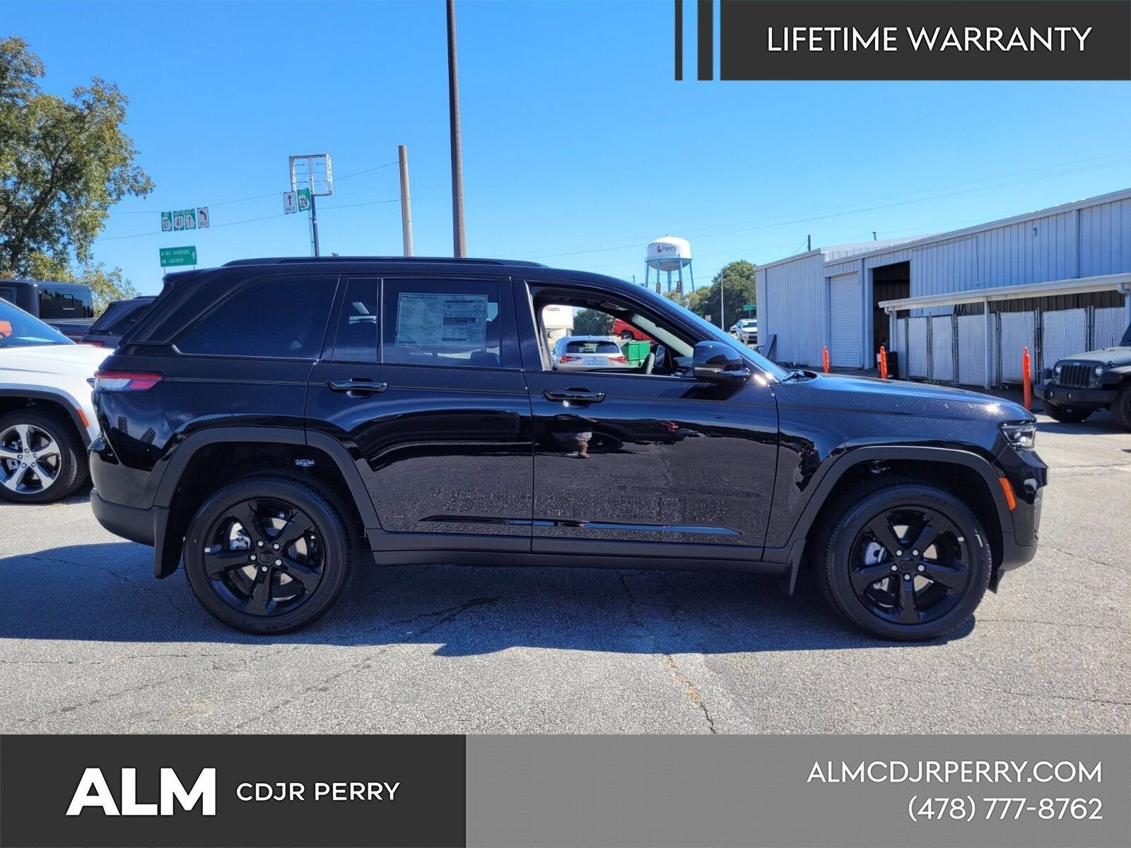 New 2025 Jeep Grand Cherokee Altitude AWD/4WD image 15