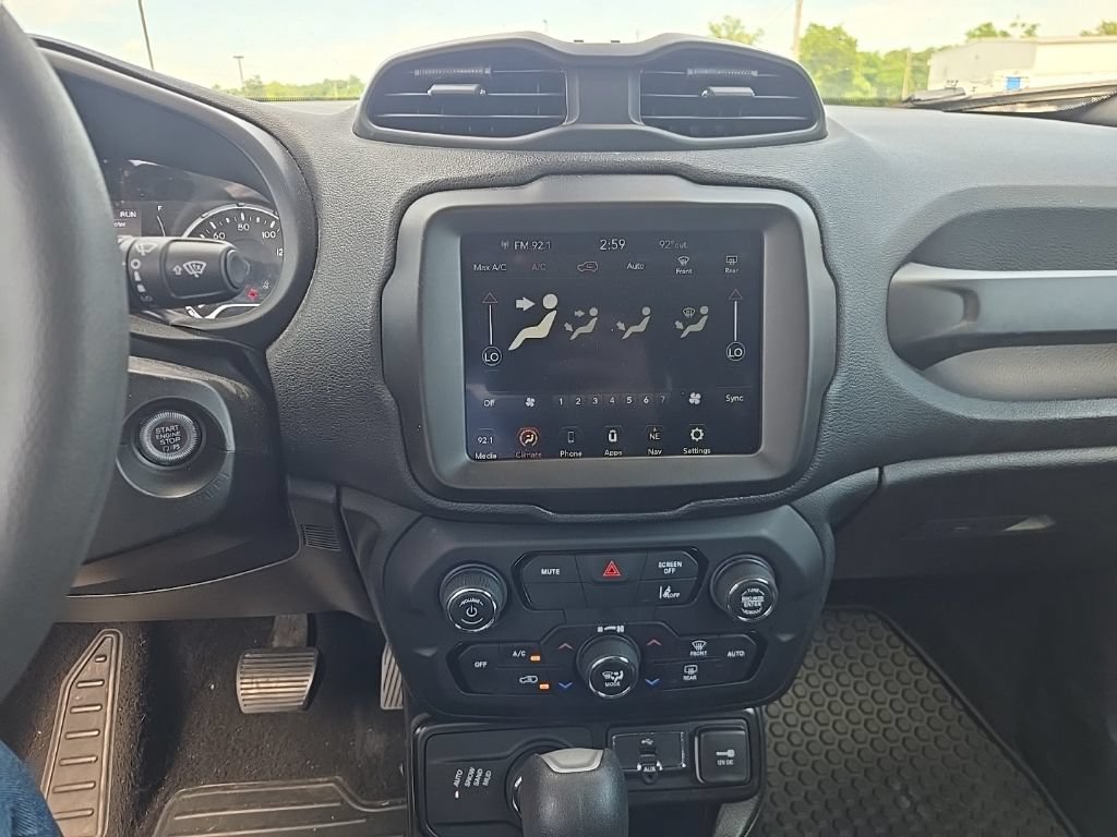 Used 2023 Jeep Renegade Latitude AWD/4WD image 8