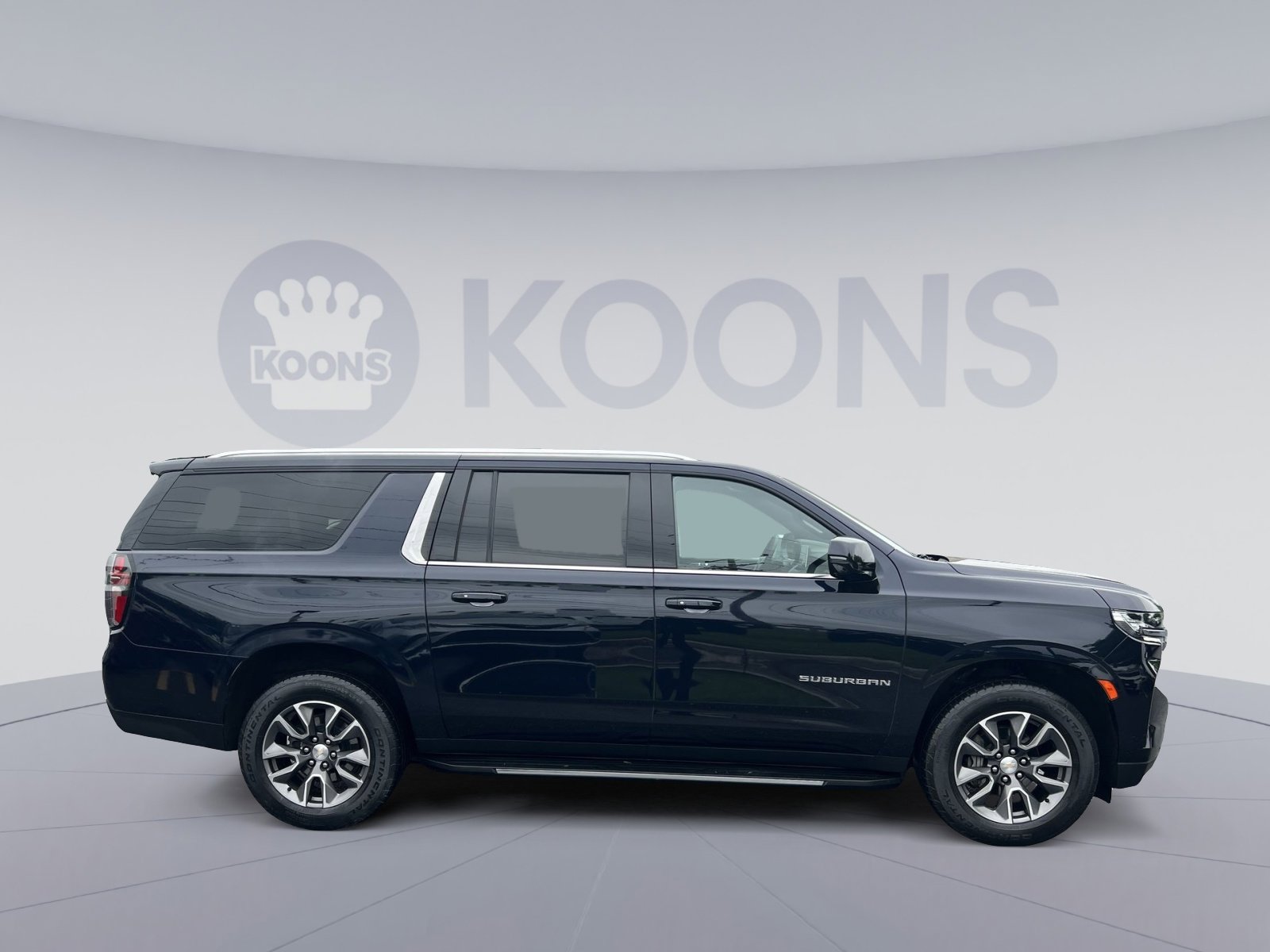 Used 2023 Chevrolet Suburban LT w/ LT Signature Package AWD/4WD image 17
