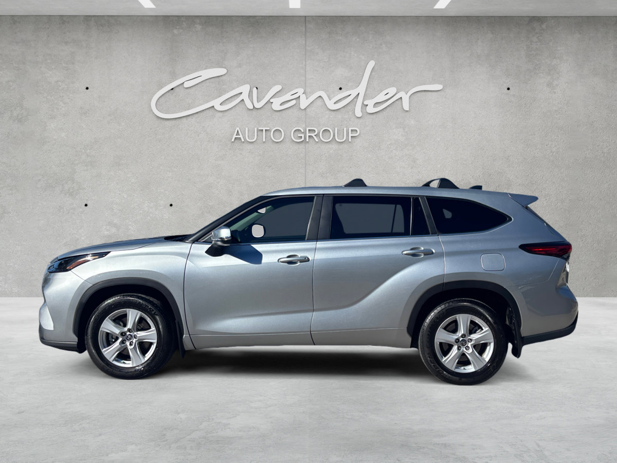 Used 2023 Toyota Highlander LE image 15