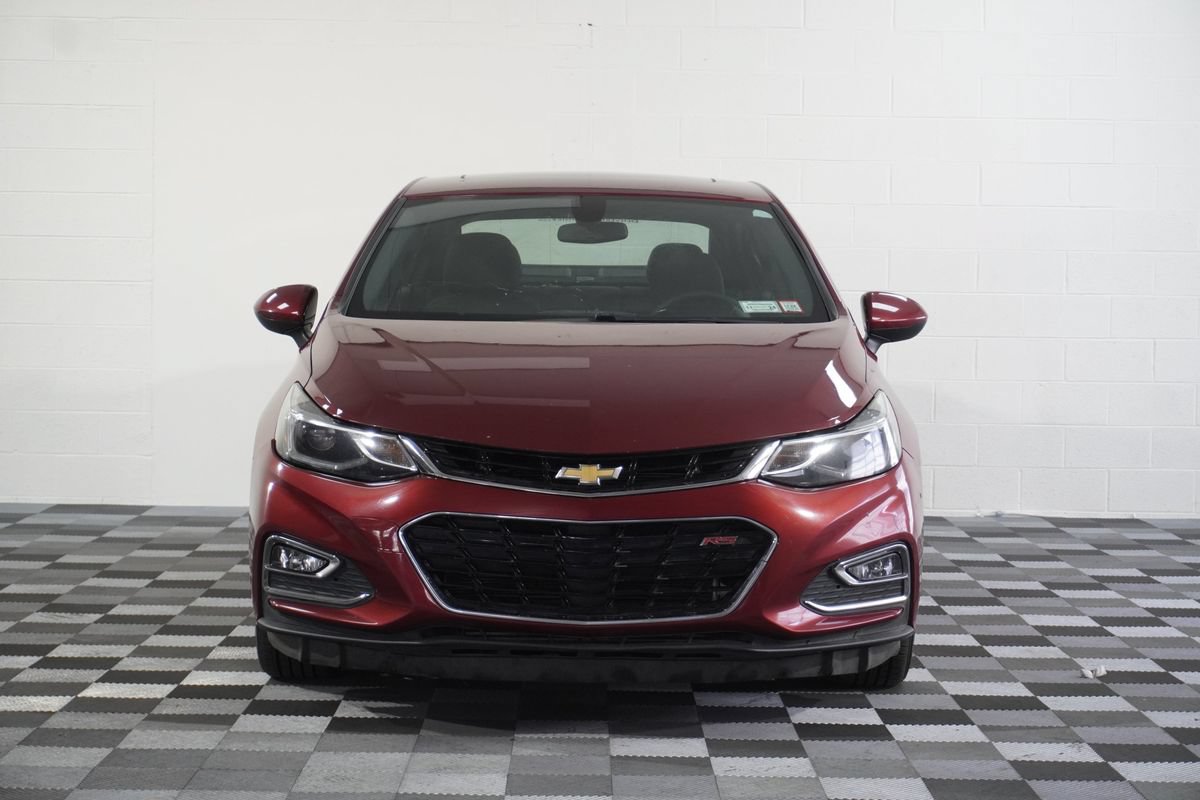 Used 2017 Chevrolet Cruze LT w/ Sun And Sound Package FWD image 9
