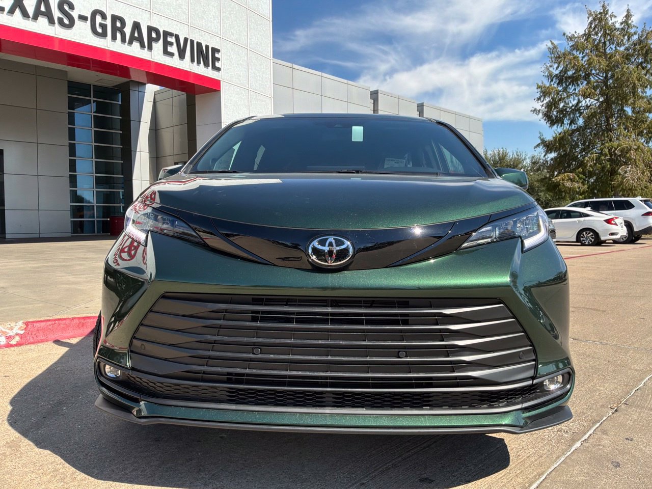 New 2026 Toyota Sienna XLE Woodland Edition AWD/4WD image 3