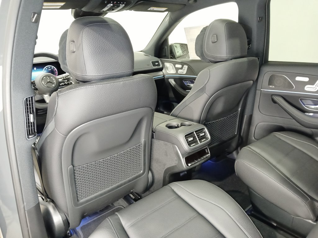 New 2026 Mercedes-Benz GLS 450 4MATIC image 16