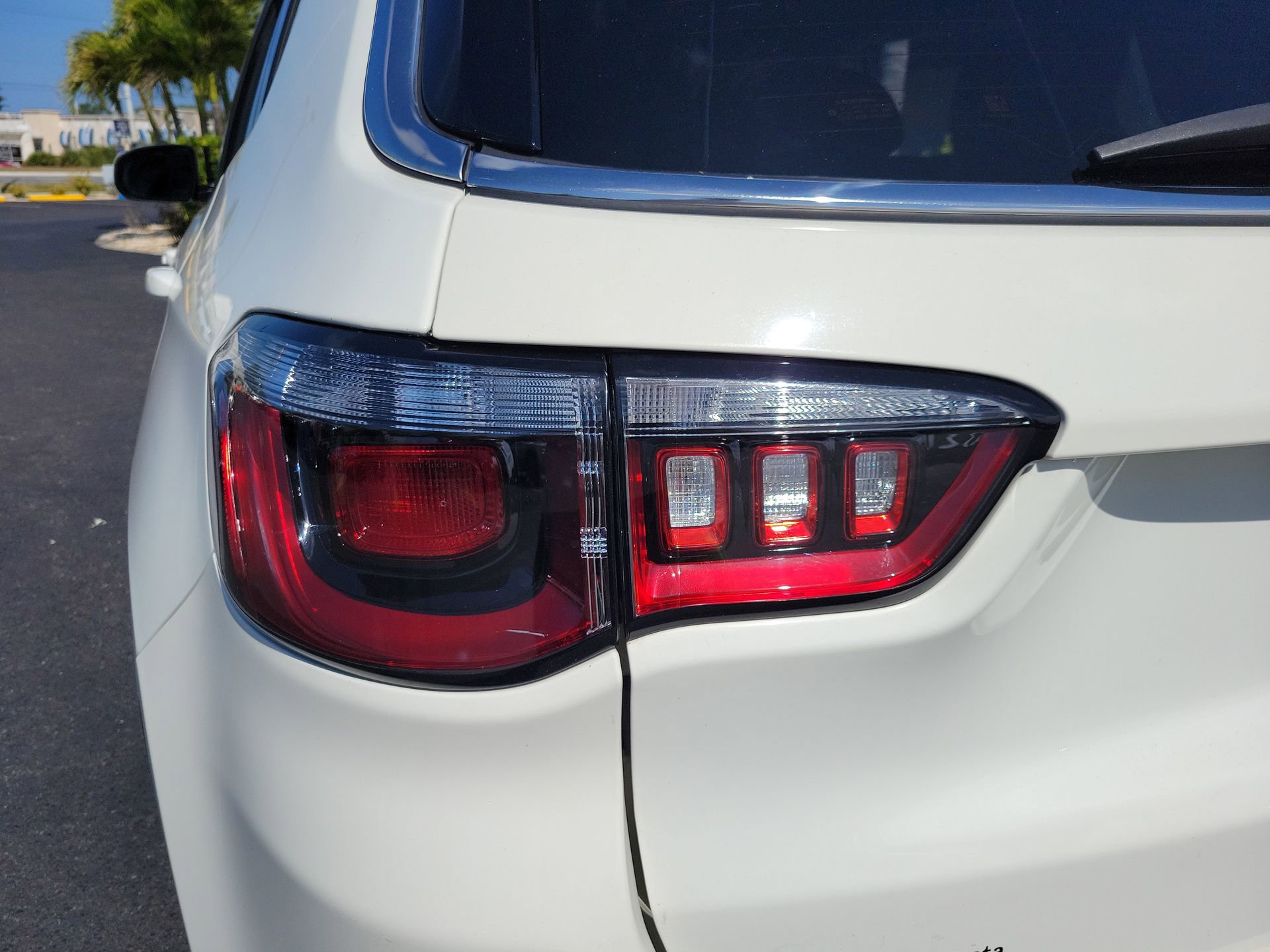 Used 2021 Jeep Compass Latitude FWD image 12