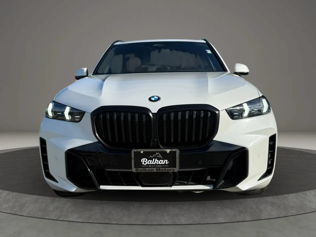 Used 2024 BMW X5 xDrive40i w/ M Sport Package AWD/4WD image 11