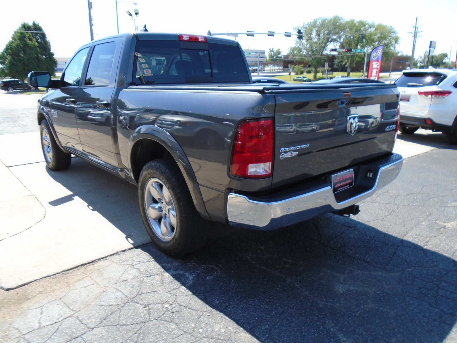 Used 2018 RAM 1500 Outdoorsman AWD/4WD image 4