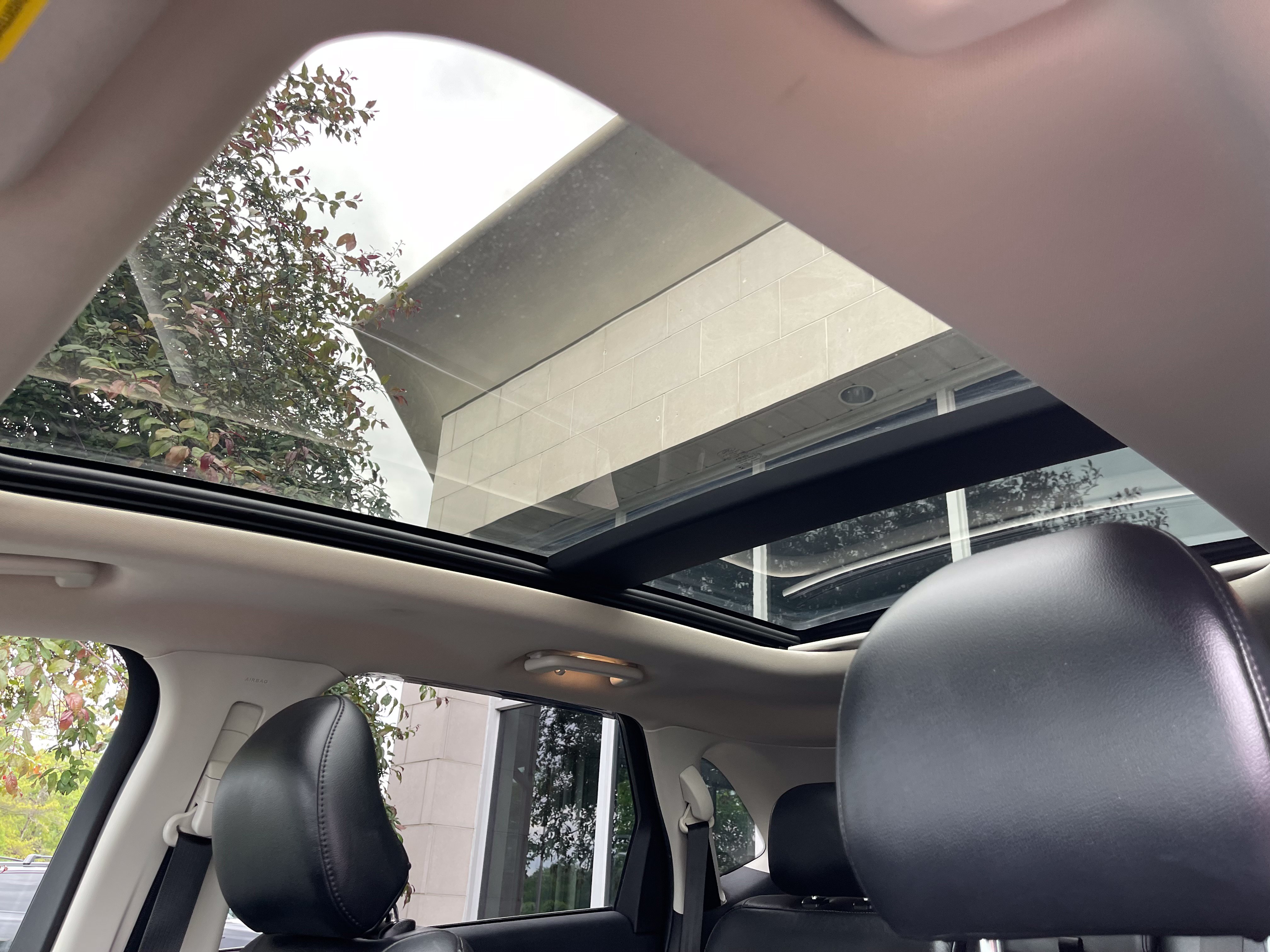 Used 2017 Ford Edge SEL w/ Equipment Group 201A AWD/4WD image 9