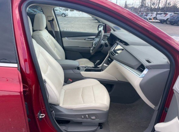 Used 2021 Cadillac XT5 Premium Luxury image 7