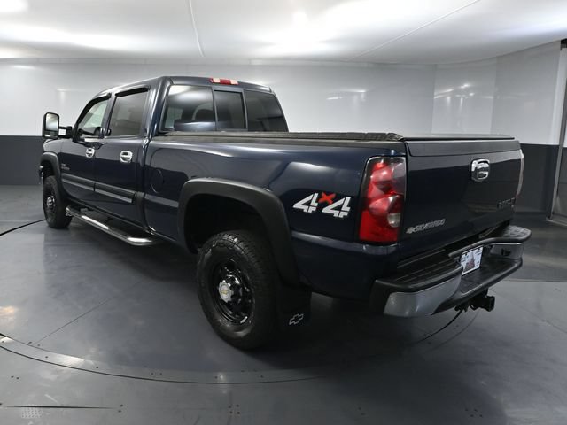 Used 2005 Chevrolet Silverado 2500 LS w/ Heavy-Duty Power Package AWD/4WD image 5
