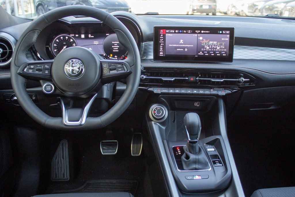 Used 2025 Alfa Romeo Tonale w/ Premium Package image 13