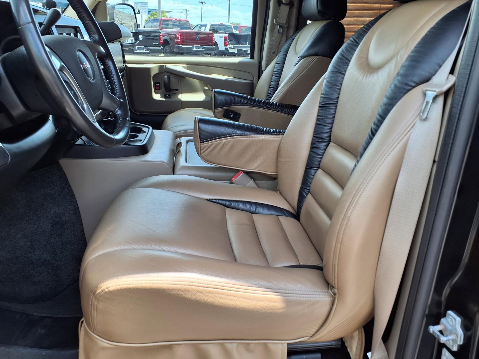 Used 2014 GMC Savana 1500 AWD image 20