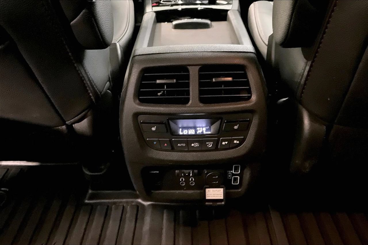 Used 2022 Honda Pilot Black Edition image 17